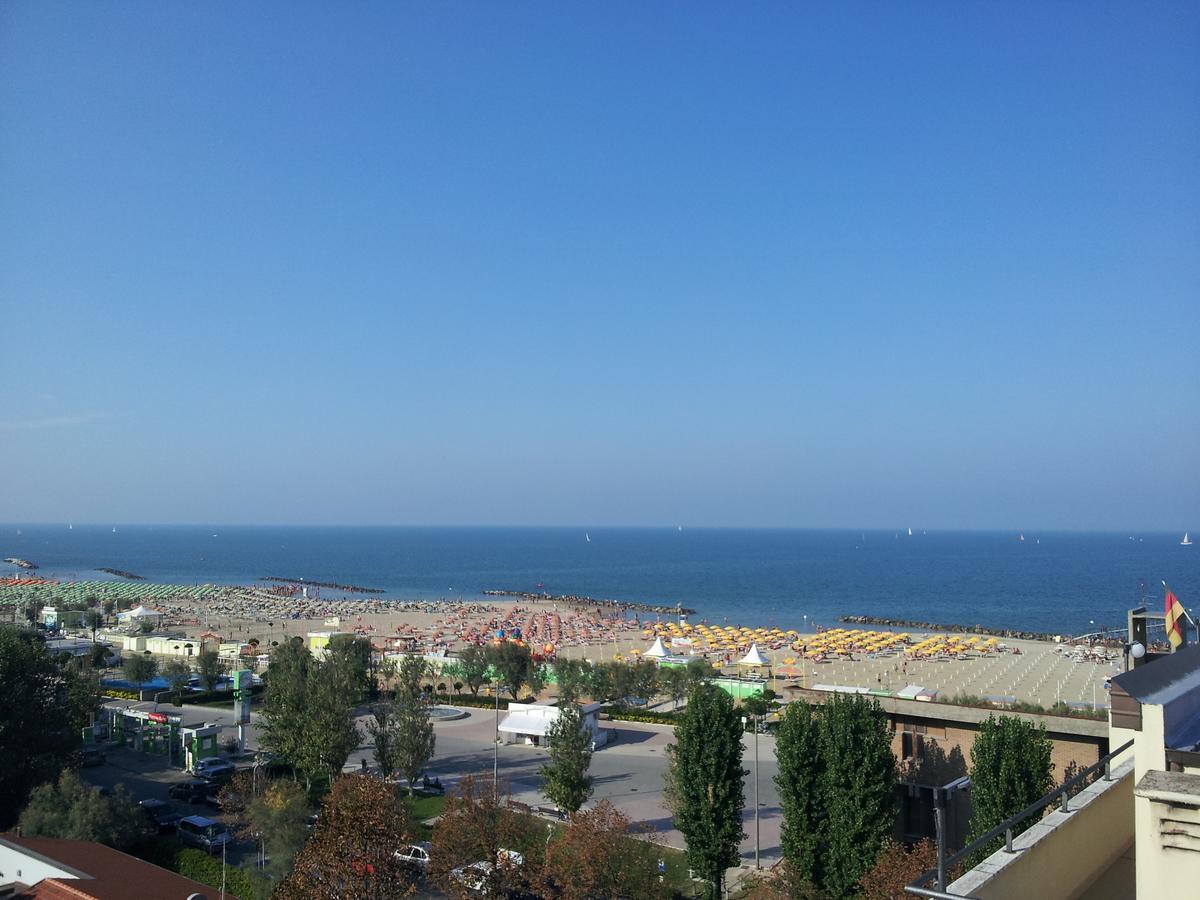 Hotel Euromar Ріміні Екстер'єр фото