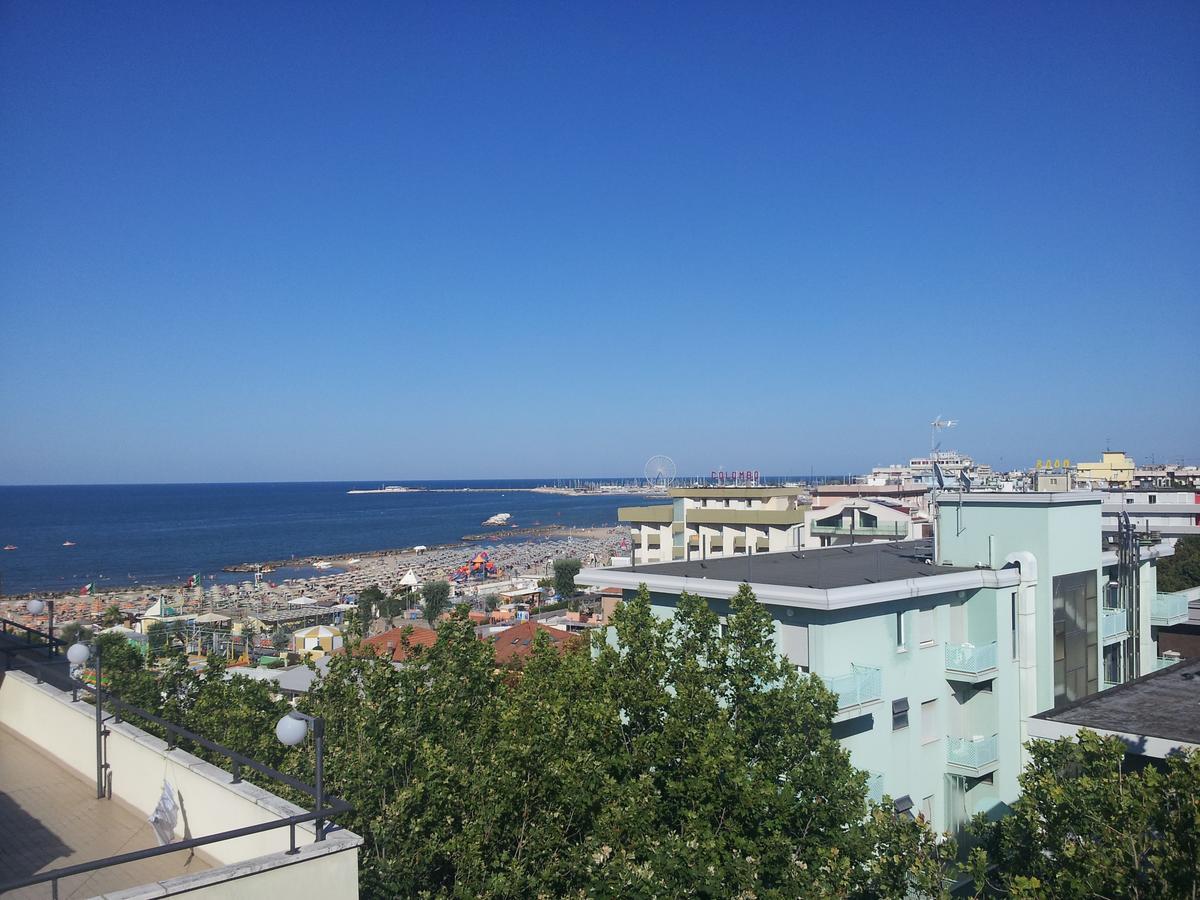 Hotel Euromar Ріміні Екстер'єр фото
