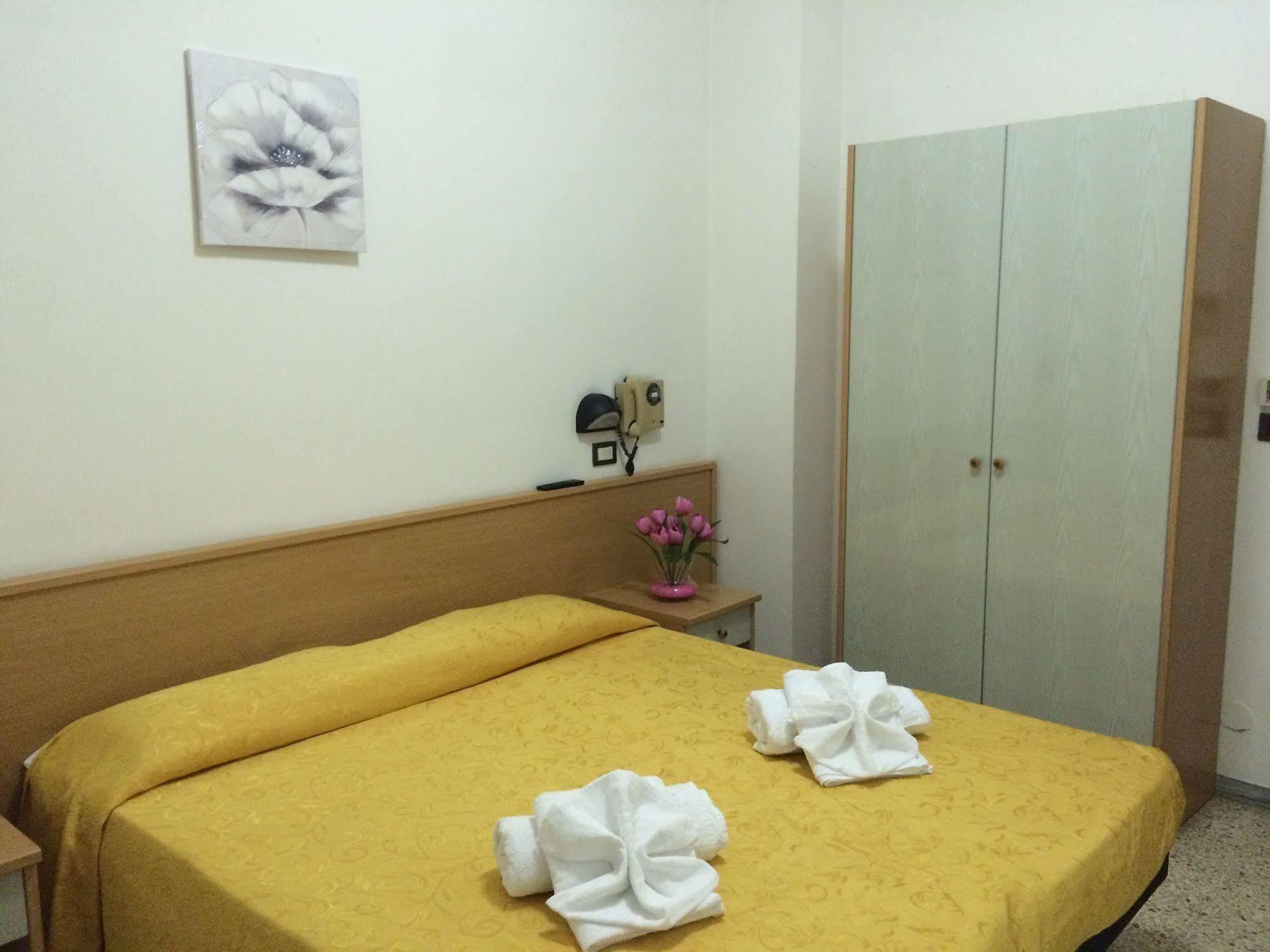 Hotel Euromar Ріміні Екстер'єр фото
